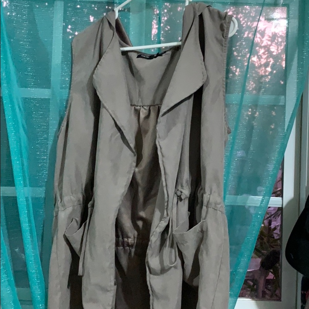 Poetry sleeveless coat